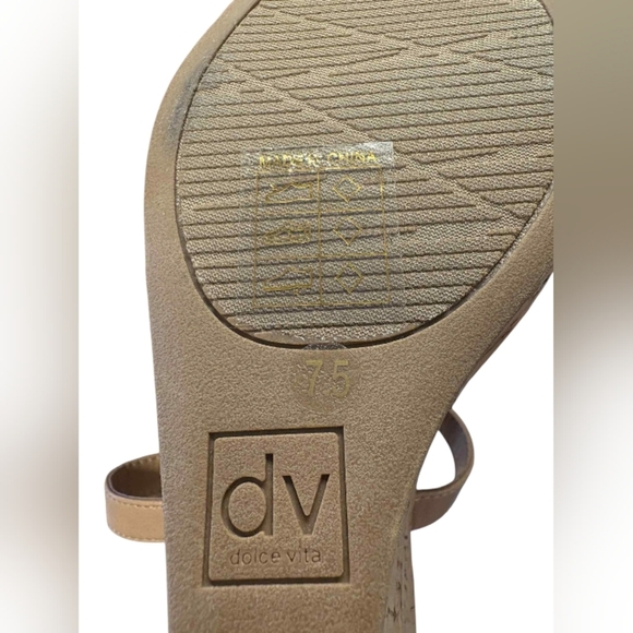 Dolce Vita Platform Wedge Sandals in Tan and Gold Size 7.5 NWT - Picture 7 of 7